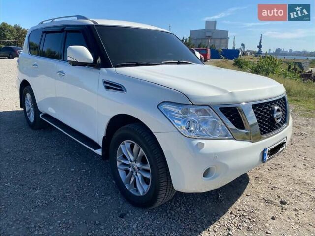 Белый Ниссан Патрол, объемом двигателя 5.55 л и пробегом 97 тыс. км за 22900 $, фото 4 на Automoto.ua
