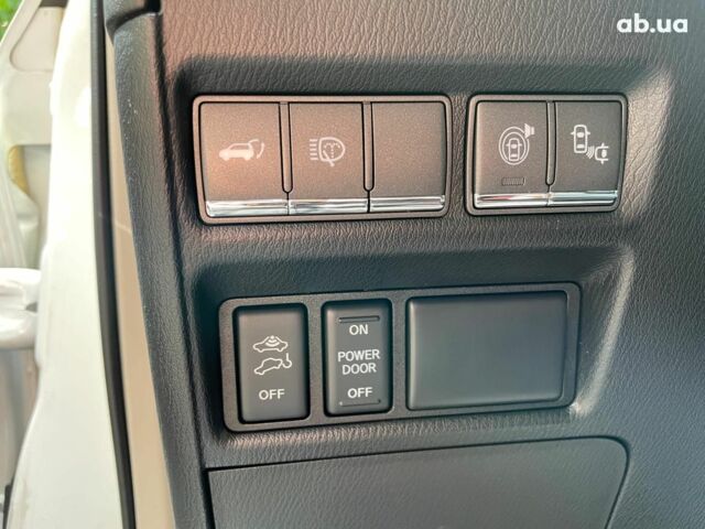 Белый Ниссан Патрол, объемом двигателя 5.5 л и пробегом 127 тыс. км за 21690 $, фото 32 на Automoto.ua