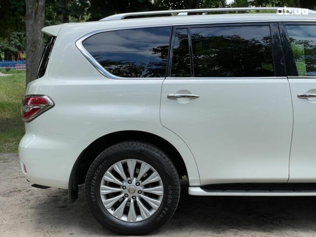 Белый Ниссан Патрол, объемом двигателя 5.5 л и пробегом 127 тыс. км за 21690 $, фото 7 на Automoto.ua