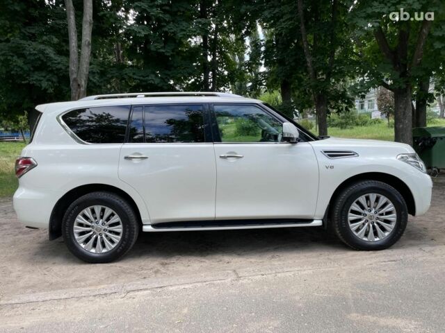 Белый Ниссан Патрол, объемом двигателя 5.5 л и пробегом 127 тыс. км за 21690 $, фото 6 на Automoto.ua