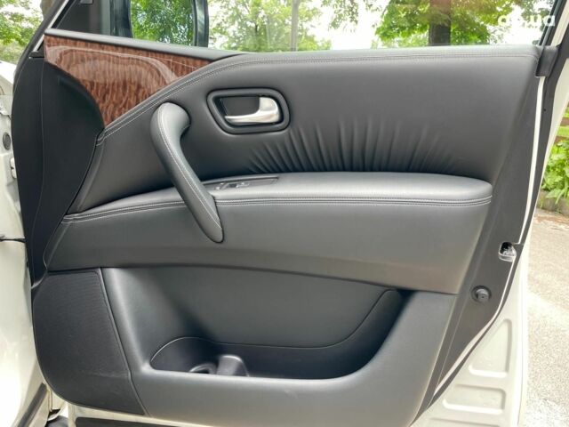 Белый Ниссан Патрол, объемом двигателя 5.5 л и пробегом 127 тыс. км за 21690 $, фото 42 на Automoto.ua