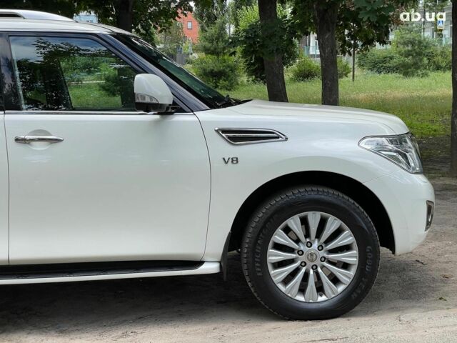 Белый Ниссан Патрол, объемом двигателя 5.5 л и пробегом 127 тыс. км за 21690 $, фото 5 на Automoto.ua