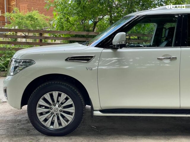 Белый Ниссан Патрол, объемом двигателя 5.5 л и пробегом 127 тыс. км за 21690 $, фото 15 на Automoto.ua