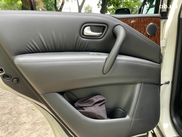 Белый Ниссан Патрол, объемом двигателя 5.5 л и пробегом 127 тыс. км за 21690 $, фото 22 на Automoto.ua