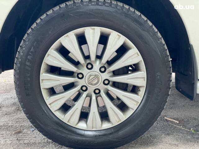 Белый Ниссан Патрол, объемом двигателя 5.5 л и пробегом 127 тыс. км за 21690 $, фото 17 на Automoto.ua