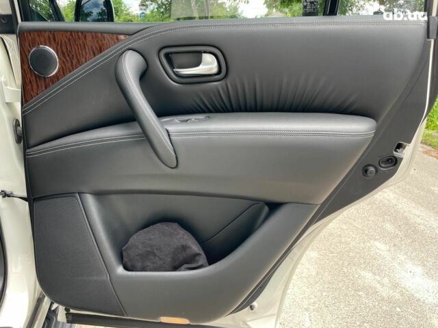 Белый Ниссан Патрол, объемом двигателя 5.5 л и пробегом 127 тыс. км за 21690 $, фото 45 на Automoto.ua