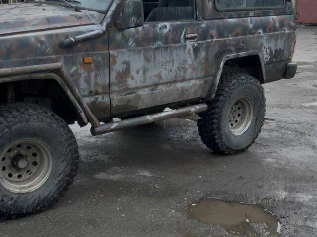 Бежевый Ниссан Патрол, объемом двигателя 2.8 л и пробегом 200 тыс. км за 3000 $, фото 2 на Automoto.ua