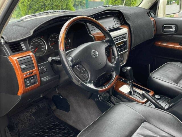Бежевий Ніссан Патрол, об'ємом двигуна 3 л та пробігом 125 тис. км за 20999 $, фото 4 на Automoto.ua