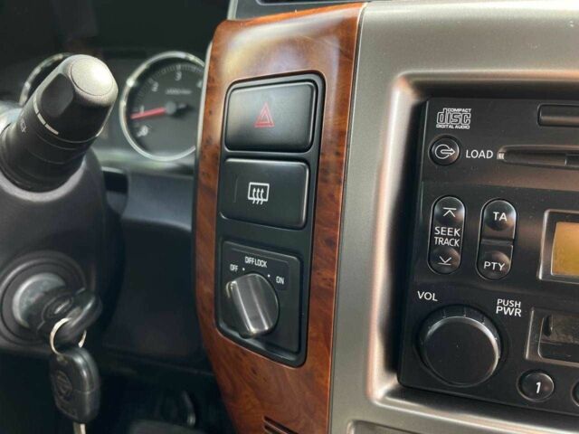 Бежевий Ніссан Патрол, об'ємом двигуна 3 л та пробігом 125 тис. км за 20999 $, фото 22 на Automoto.ua