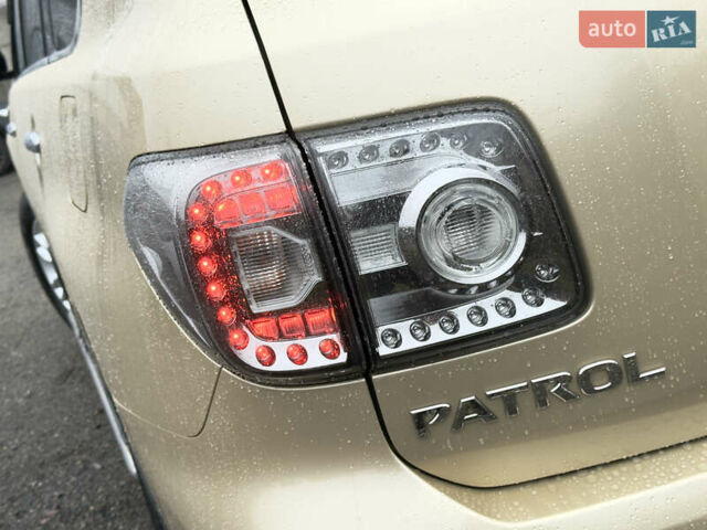 Бежевый Ниссан Патрол, объемом двигателя 5.6 л и пробегом 266 тыс. км за 16000 $, фото 11 на Automoto.ua