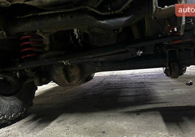 Черный Ниссан Патрол, объемом двигателя 0 л и пробегом 300 тыс. км за 7200 $, фото 7 на Automoto.ua