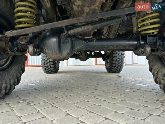 Черный Ниссан Патрол, объемом двигателя 2.8 л и пробегом 300 тыс. км за 12000 $, фото 8 на Automoto.ua