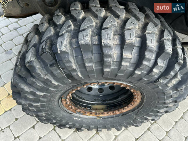 Черный Ниссан Патрол, объемом двигателя 2.8 л и пробегом 300 тыс. км за 12000 $, фото 18 на Automoto.ua