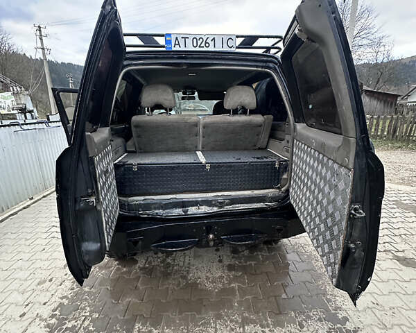 Черный Ниссан Патрол, объемом двигателя 2.83 л и пробегом 307 тыс. км за 15000 $, фото 12 на Automoto.ua