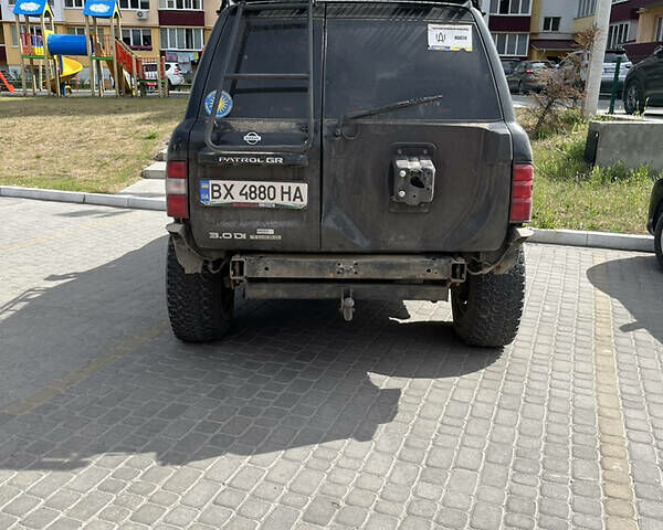 Чорний Ніссан Патрол, об'ємом двигуна 3 л та пробігом 240 тис. км за 13200 $, фото 7 на Automoto.ua