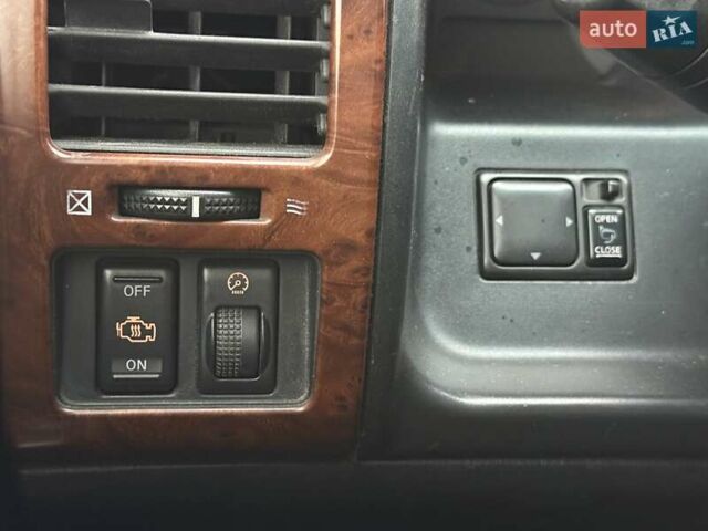 Черный Ниссан Патрол, объемом двигателя 3 л и пробегом 359 тыс. км за 18999 $, фото 22 на Automoto.ua