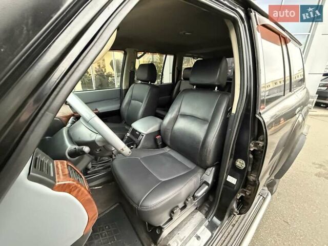 Черный Ниссан Патрол, объемом двигателя 3 л и пробегом 359 тыс. км за 18999 $, фото 15 на Automoto.ua