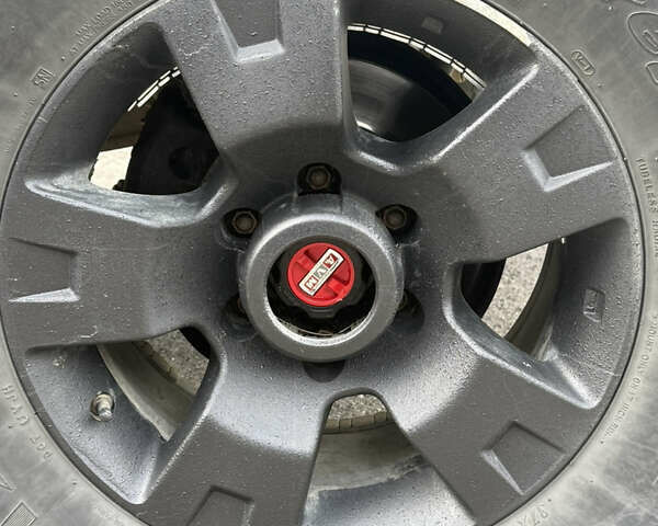 Чорний Ніссан Патрол, об'ємом двигуна 2.95 л та пробігом 300 тис. км за 31000 $, фото 2 на Automoto.ua