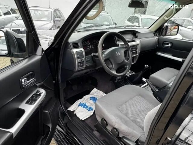 Черный Ниссан Патрол, объемом двигателя 0 л и пробегом 225 тыс. км за 4000 $, фото 3 на Automoto.ua
