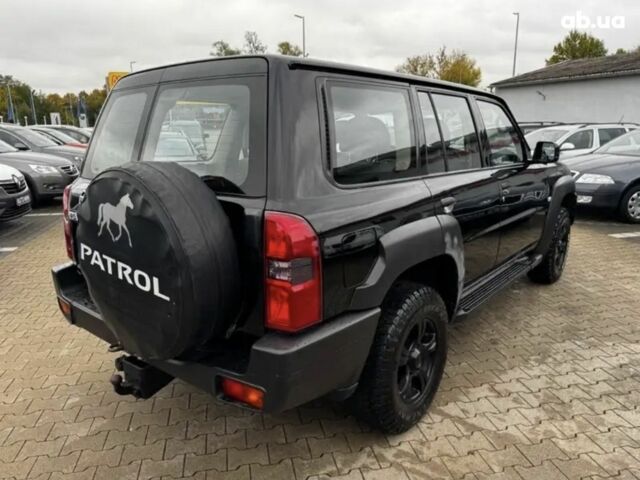 Черный Ниссан Патрол, объемом двигателя 0 л и пробегом 225 тыс. км за 4000 $, фото 9 на Automoto.ua
