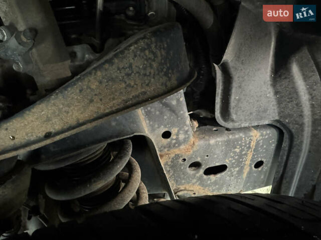 Черный Ниссан Патрол, объемом двигателя 5.55 л и пробегом 226 тыс. км за 24999 $, фото 28 на Automoto.ua