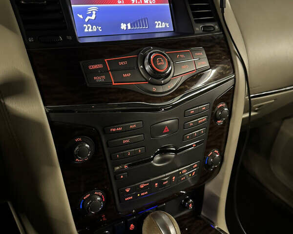 Черный Ниссан Патрол, объемом двигателя 5.6 л и пробегом 260 тыс. км за 18500 $, фото 4 на Automoto.ua