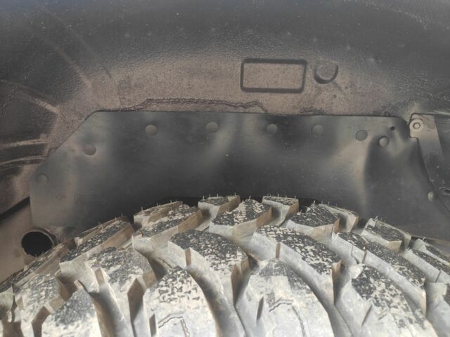 Красный Ниссан Патрол, объемом двигателя 3 л и пробегом 250 тыс. км за 35000 $, фото 10 на Automoto.ua