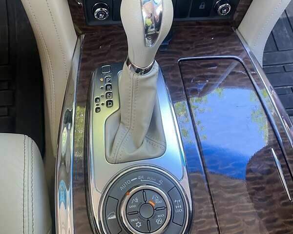 Ниссан Патрол, объемом двигателя 5.6 л и пробегом 114 тыс. км за 30000 $, фото 10 на Automoto.ua