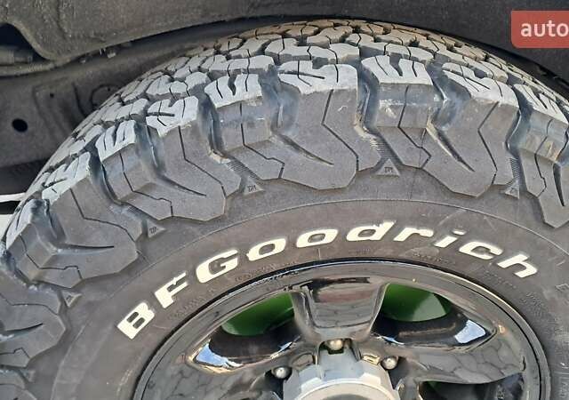 Серый Ниссан Патрол, объемом двигателя 2.8 л и пробегом 300 тыс. км за 9997 $, фото 37 на Automoto.ua