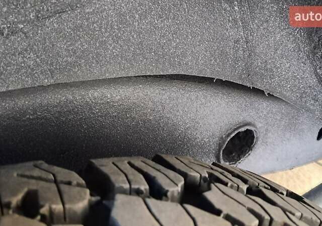 Серый Ниссан Патрол, объемом двигателя 2.8 л и пробегом 300 тыс. км за 9997 $, фото 36 на Automoto.ua