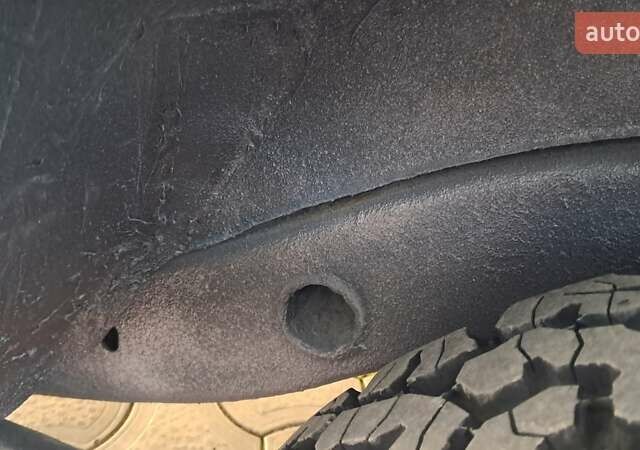 Серый Ниссан Патрол, объемом двигателя 2.8 л и пробегом 300 тыс. км за 9997 $, фото 32 на Automoto.ua