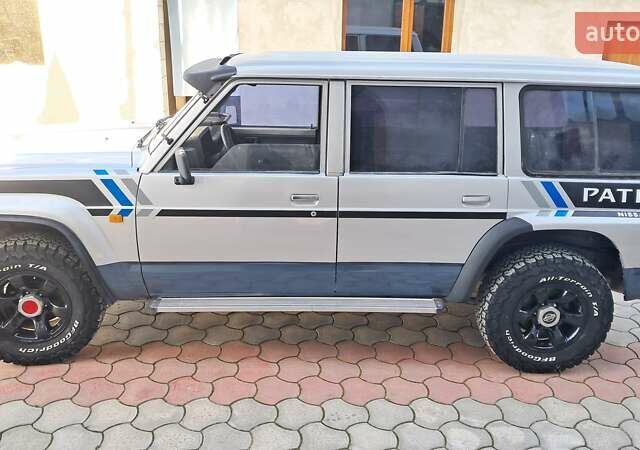 Серый Ниссан Патрол, объемом двигателя 2.8 л и пробегом 300 тыс. км за 9997 $, фото 19 на Automoto.ua