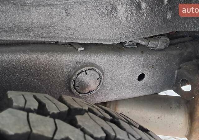 Серый Ниссан Патрол, объемом двигателя 2.8 л и пробегом 300 тыс. км за 9997 $, фото 33 на Automoto.ua