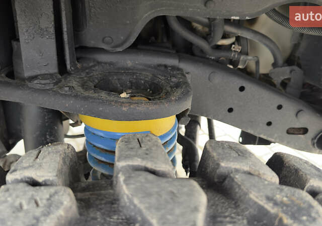 Серый Ниссан Патрол, объемом двигателя 2.8 л и пробегом 270 тыс. км за 16500 $, фото 8 на Automoto.ua