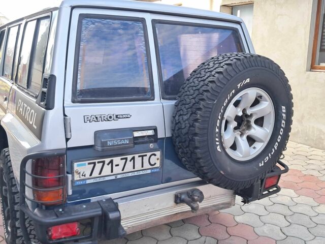 Серый Ниссан Патрол, объемом двигателя 2.8 л и пробегом 234 тыс. км за 9999 $, фото 22 на Automoto.ua