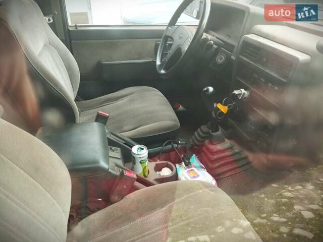 Серый Ниссан Патрол, объемом двигателя 2.8 л и пробегом 300 тыс. км за 12000 $, фото 4 на Automoto.ua