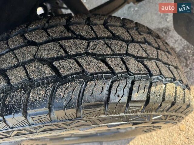 Сірий Ніссан Патрол, об'ємом двигуна 3 л та пробігом 296 тис. км за 12800 $, фото 6 на Automoto.ua