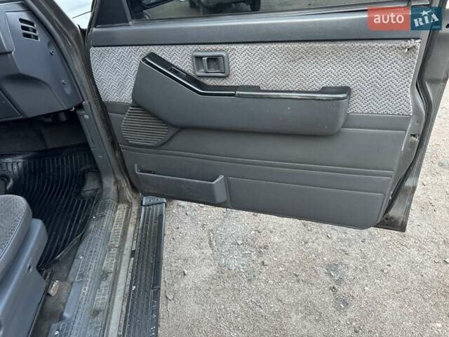 Сірий Ніссан Патрол, об'ємом двигуна 3 л та пробігом 296 тис. км за 12800 $, фото 25 на Automoto.ua