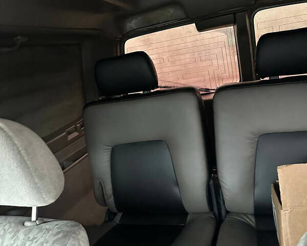 Серый Ниссан Патрол, объемом двигателя 2.95 л и пробегом 222 тыс. км за 25000 $, фото 7 на Automoto.ua