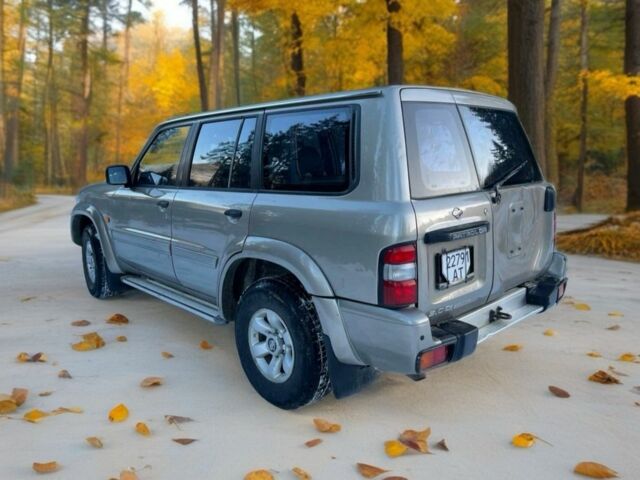 Серый Ниссан Патрол, объемом двигателя 3 л и пробегом 170 тыс. км за 8999 $, фото 3 на Automoto.ua