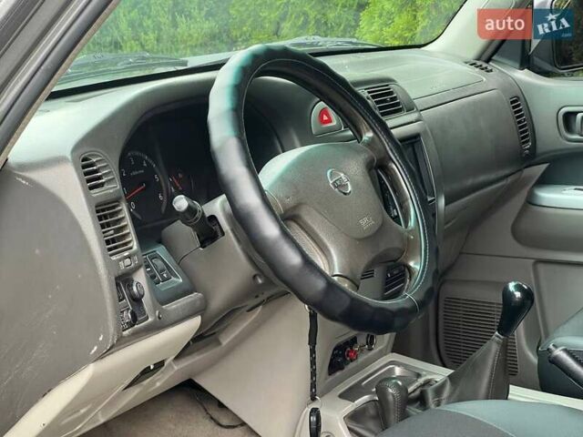 Серый Ниссан Патрол, объемом двигателя 3 л и пробегом 446 тыс. км за 15900 $, фото 8 на Automoto.ua