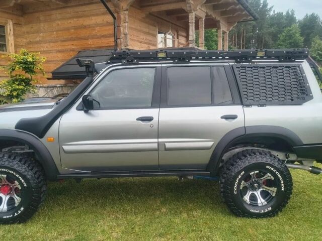 Серый Ниссан Патрол, объемом двигателя 0 л и пробегом 320 тыс. км за 2950 $, фото 2 на Automoto.ua