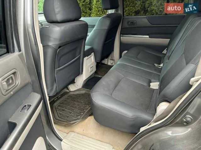 Серый Ниссан Патрол, объемом двигателя 3 л и пробегом 446 тыс. км за 15900 $, фото 11 на Automoto.ua