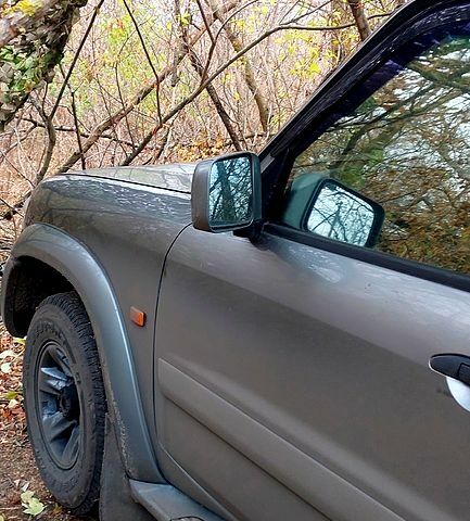 Сірий Ніссан Патрол, об'ємом двигуна 30 л та пробігом 278 тис. км за 15500 $, фото 2 на Automoto.ua