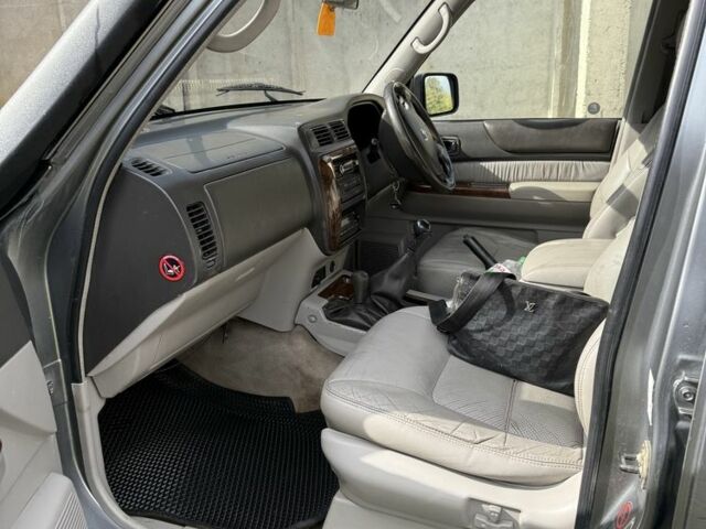 Серый Ниссан Патрол, объемом двигателя 3 л и пробегом 200 тыс. км за 9340 $, фото 6 на Automoto.ua