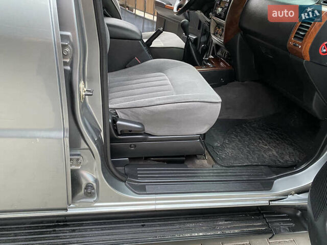 Сірий Ніссан Патрол, об'ємом двигуна 3 л та пробігом 250 тис. км за 19500 $, фото 11 на Automoto.ua