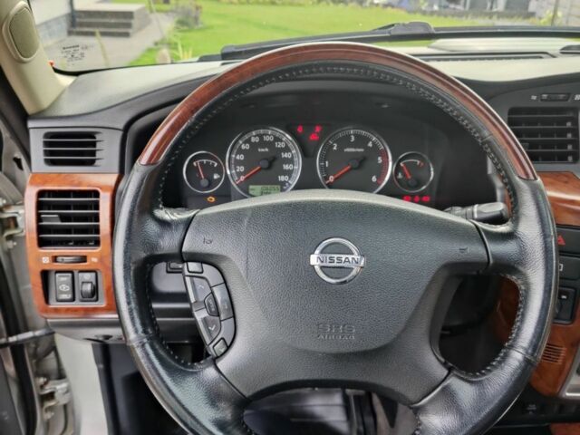 Серый Ниссан Патрол, объемом двигателя 3 л и пробегом 140 тыс. км за 19500 $, фото 7 на Automoto.ua