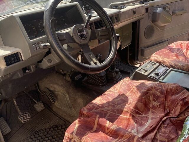 Синий Ниссан Патрол, объемом двигателя 2.8 л и пробегом 221 тыс. км за 2500 $, фото 4 на Automoto.ua