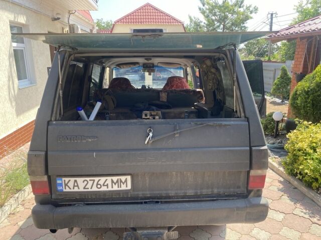 Синий Ниссан Патрол, объемом двигателя 2.8 л и пробегом 221 тыс. км за 2500 $, фото 6 на Automoto.ua