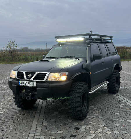 Синий Ниссан Патрол, объемом двигателя 2.83 л и пробегом 290 тыс. км за 14500 $, фото 7 на Automoto.ua